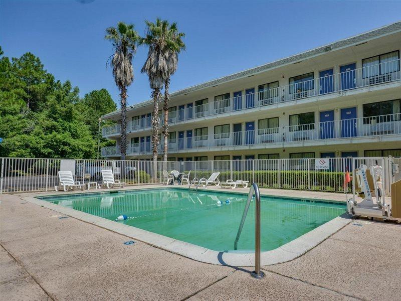 טילמנס קורנר Rodeway Inn מראה חיצוני תמונה