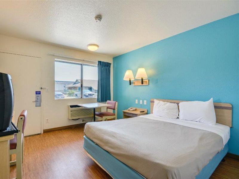 טילמנס קורנר Rodeway Inn מראה חיצוני תמונה