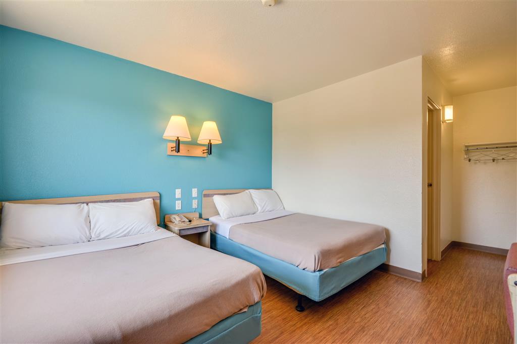 טילמנס קורנר Rodeway Inn חדר תמונה