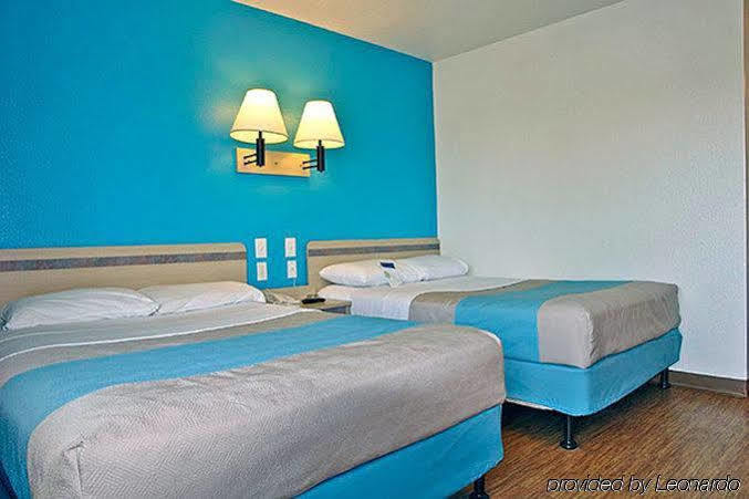 טילמנס קורנר Rodeway Inn מראה חיצוני תמונה