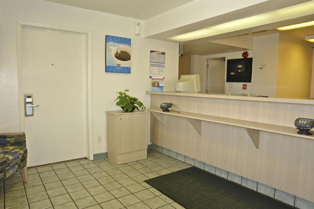 טילמנס קורנר Rodeway Inn מראה פנימי תמונה